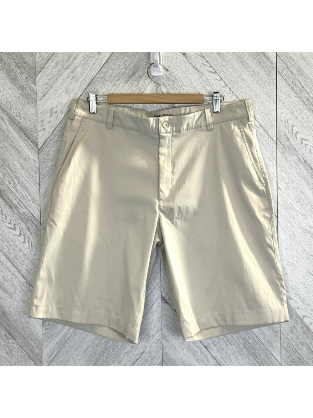Nike Golf Tour Performance Shorts Mens Size 36 Khaki Tan Flat Front 10.5" Inseam